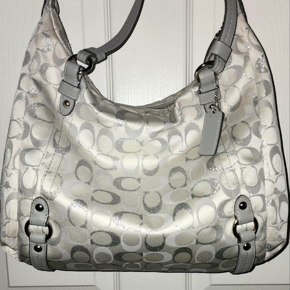 COACH handbag - Picture 2 of 14